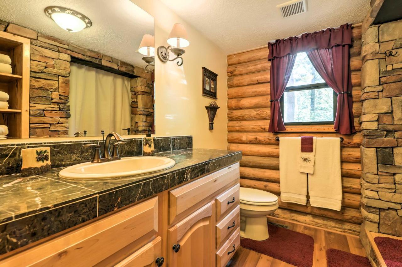 Cozy Utah Cabin With Deck And Fire Pit! Duck Creek Village Bagian luar foto