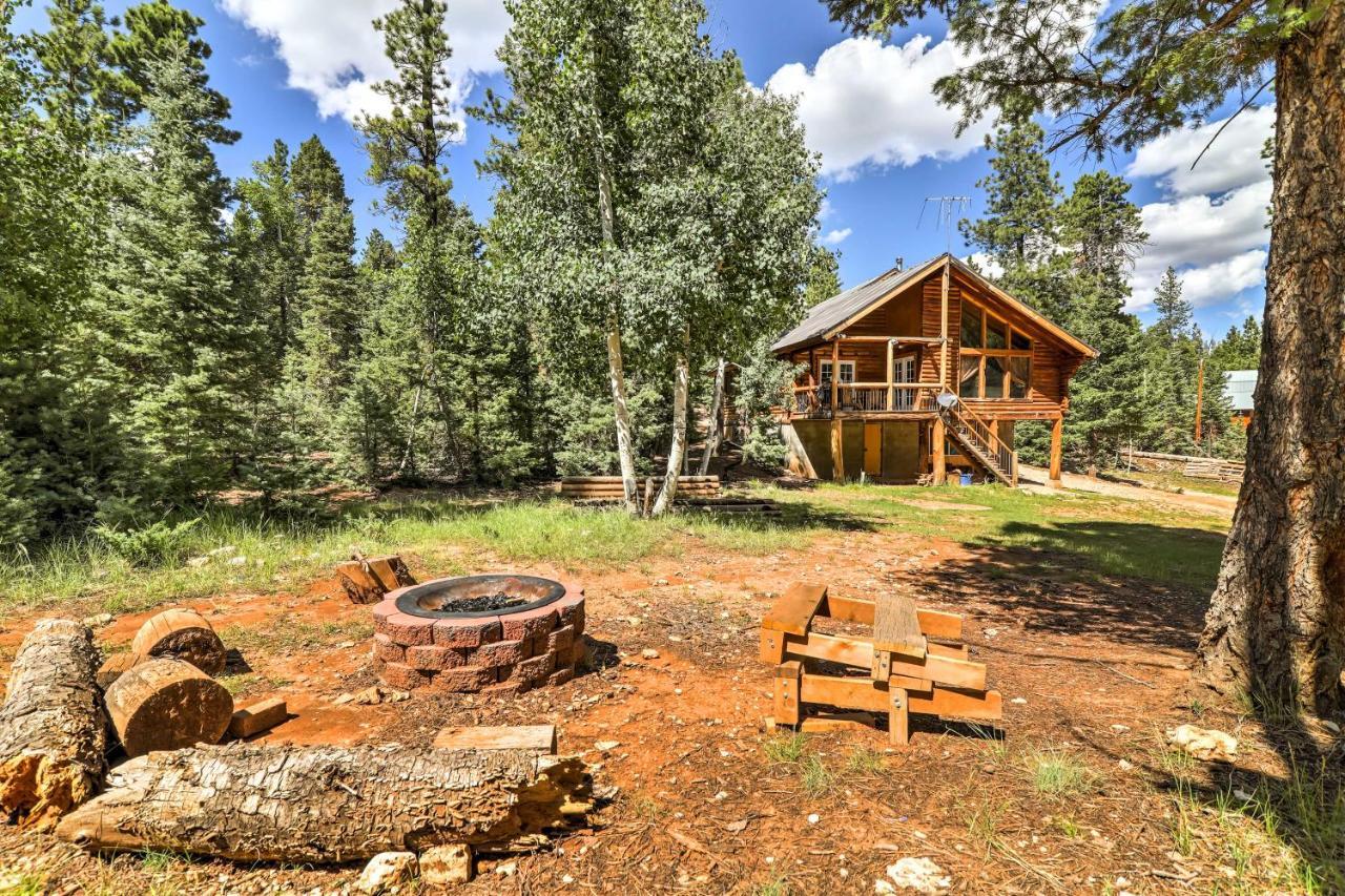 Cozy Utah Cabin With Deck And Fire Pit! Duck Creek Village Bagian luar foto